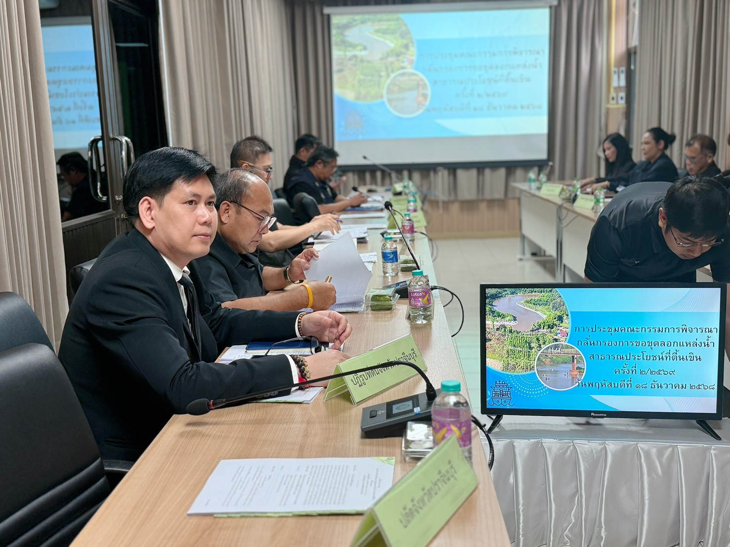 title - วันพฤหัสบดีที่ 18 ธันวาคม 2568 เวลา 10.30 น. นายวิทูล ประดิษฐบุญ ปฏิรูปที่ดินจังหวัดปราจีนบุรี เข้าร่วมการประชุม คณะกรรมการพิจารณากลั่นกรองการขอขุดลอกแหล่งน้ำสาธารณประโยชน์ที่ตื้นเขิน